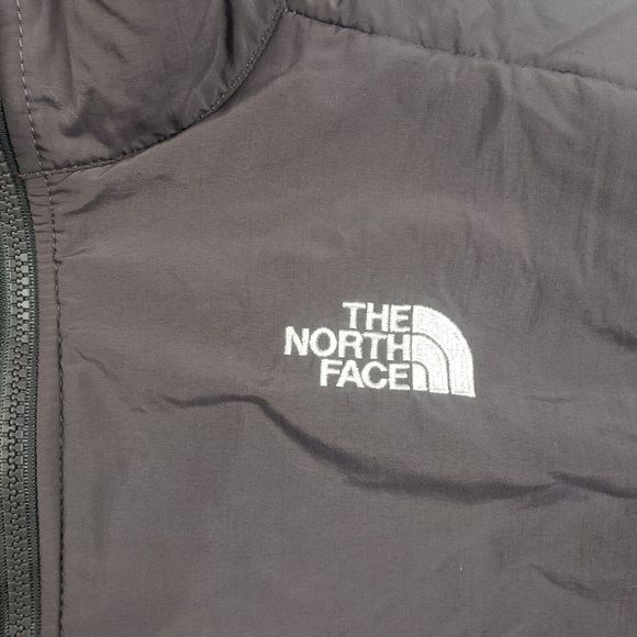The North Face Kids Red and Gray Jacket - Picture 4 of 16